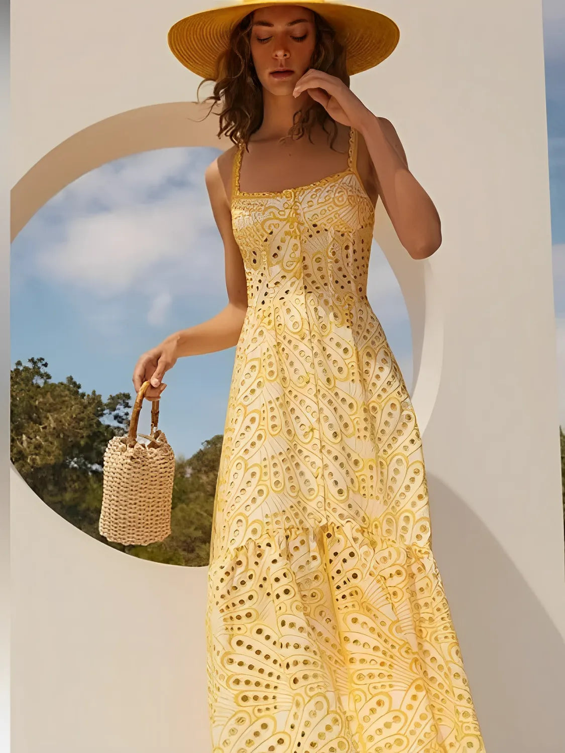 Vestido Midi de Laise com Babados Delicados e Elástico nas Costas – Marina