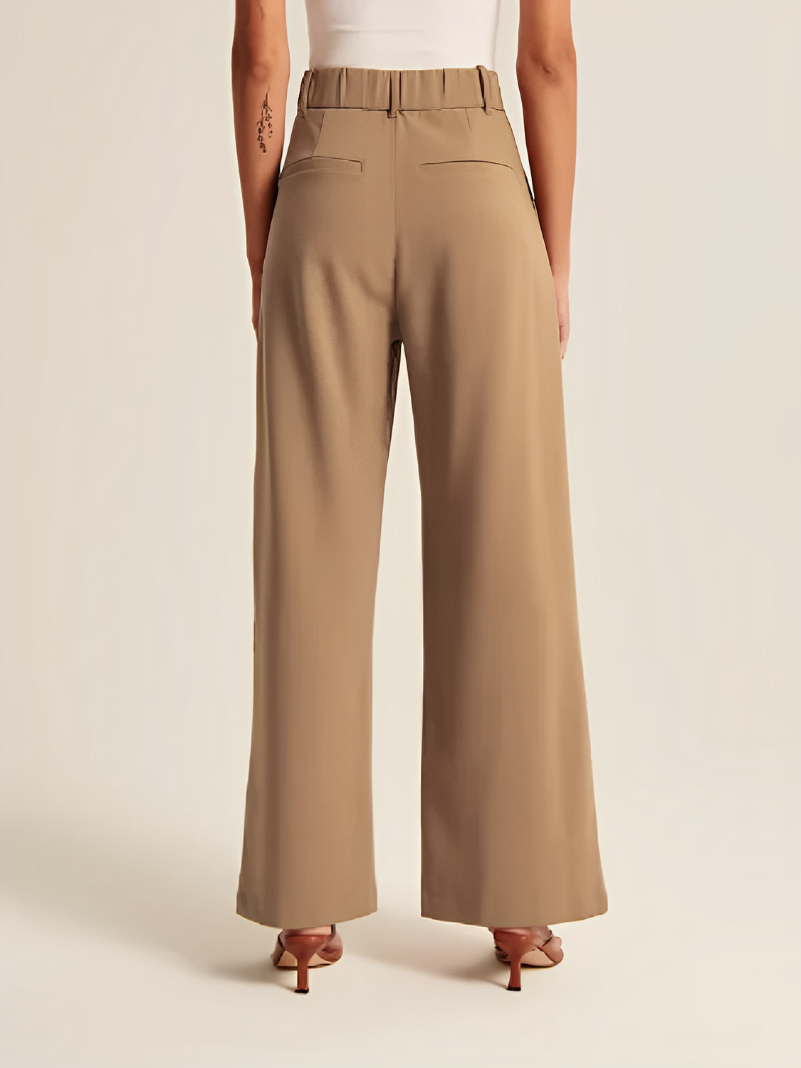 Calça Feminina de Alfaiataria Cintura Alta com Modelagem Wide Leg – Samira