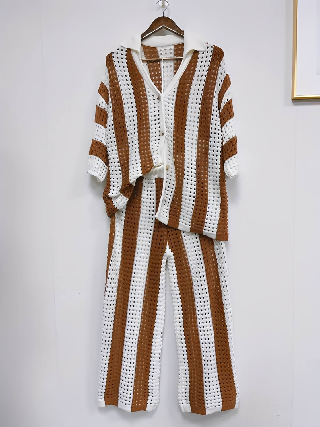 Conjunto em Crochê Vazado com Camisa Gola Polo e Calça Pantalona - Agnes