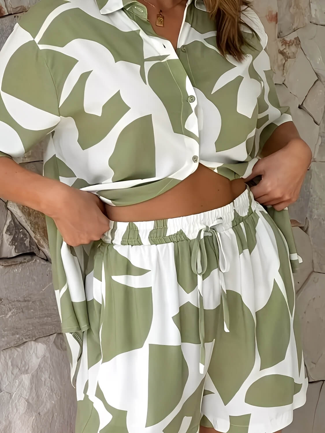 Conjunto Estampado Camisa Gola Polo e Short Cós Alto de Amarrar - Amaryllis