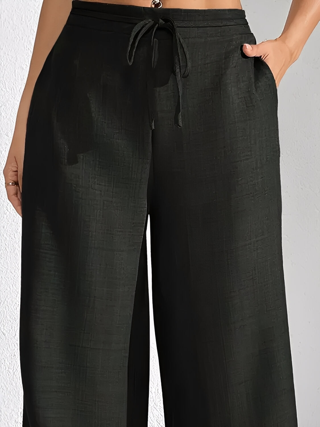 Calça Pantalona com Cintura Alta Elástica e Amarração Ajustável – Anya