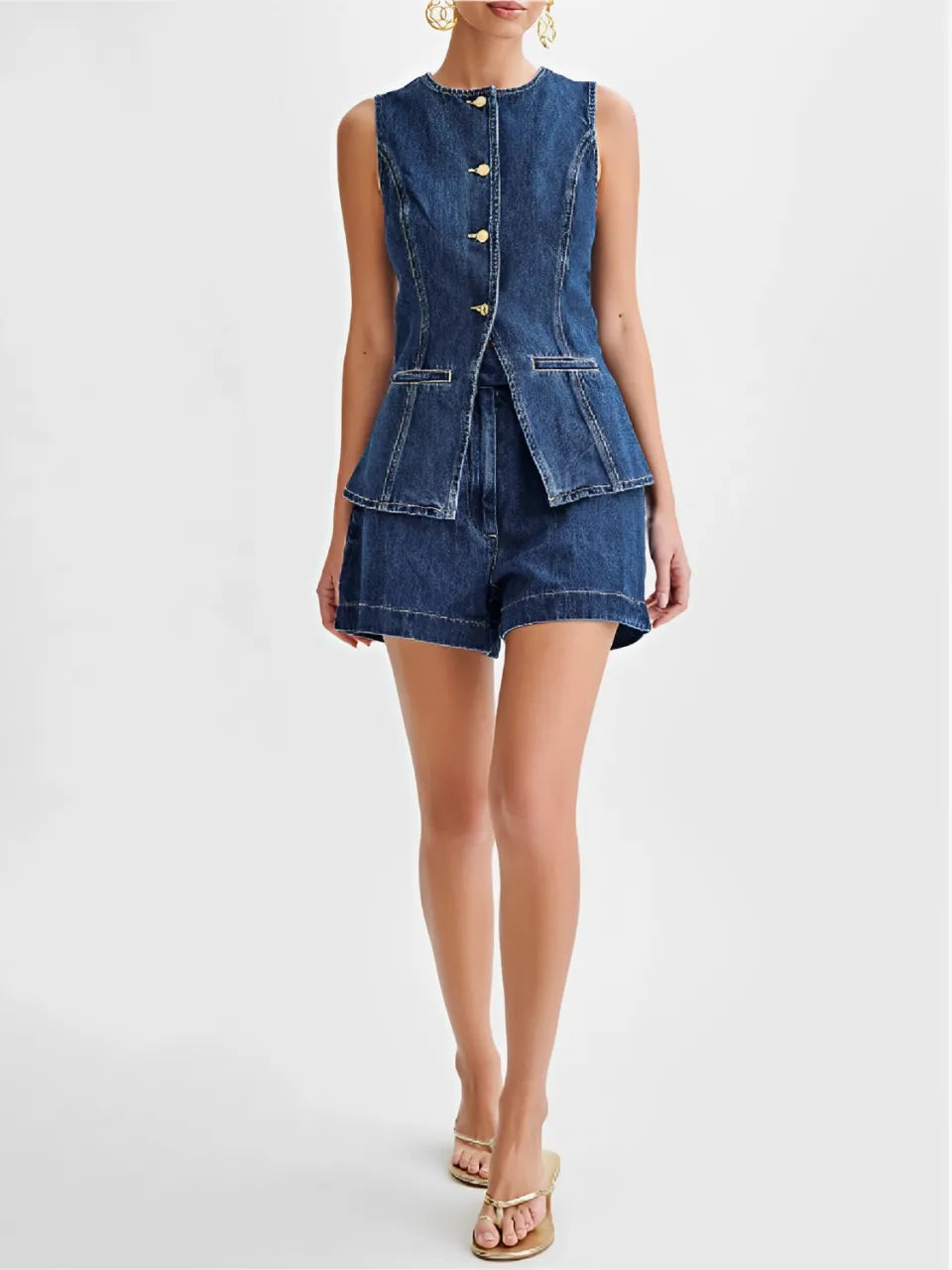 Conjunto Jeans com Colete de Botões e Short de Cintura Alta - Raiza