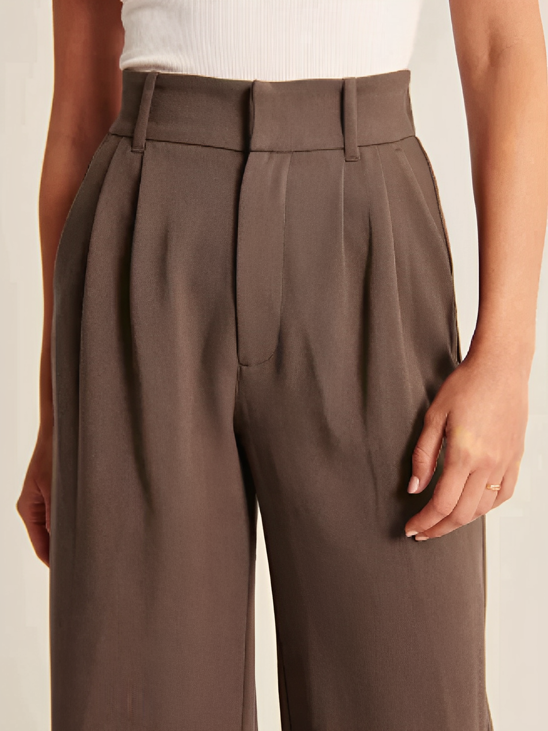 Calça Feminina de Alfaiataria Cintura Alta com Modelagem Wide Leg – Samira
