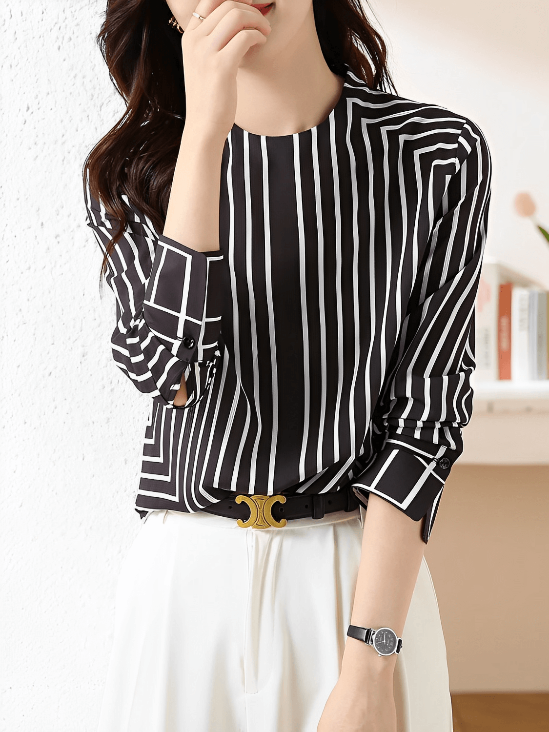 Camisa com Design Geométrico em Listras e Punhos com Botões - Leah