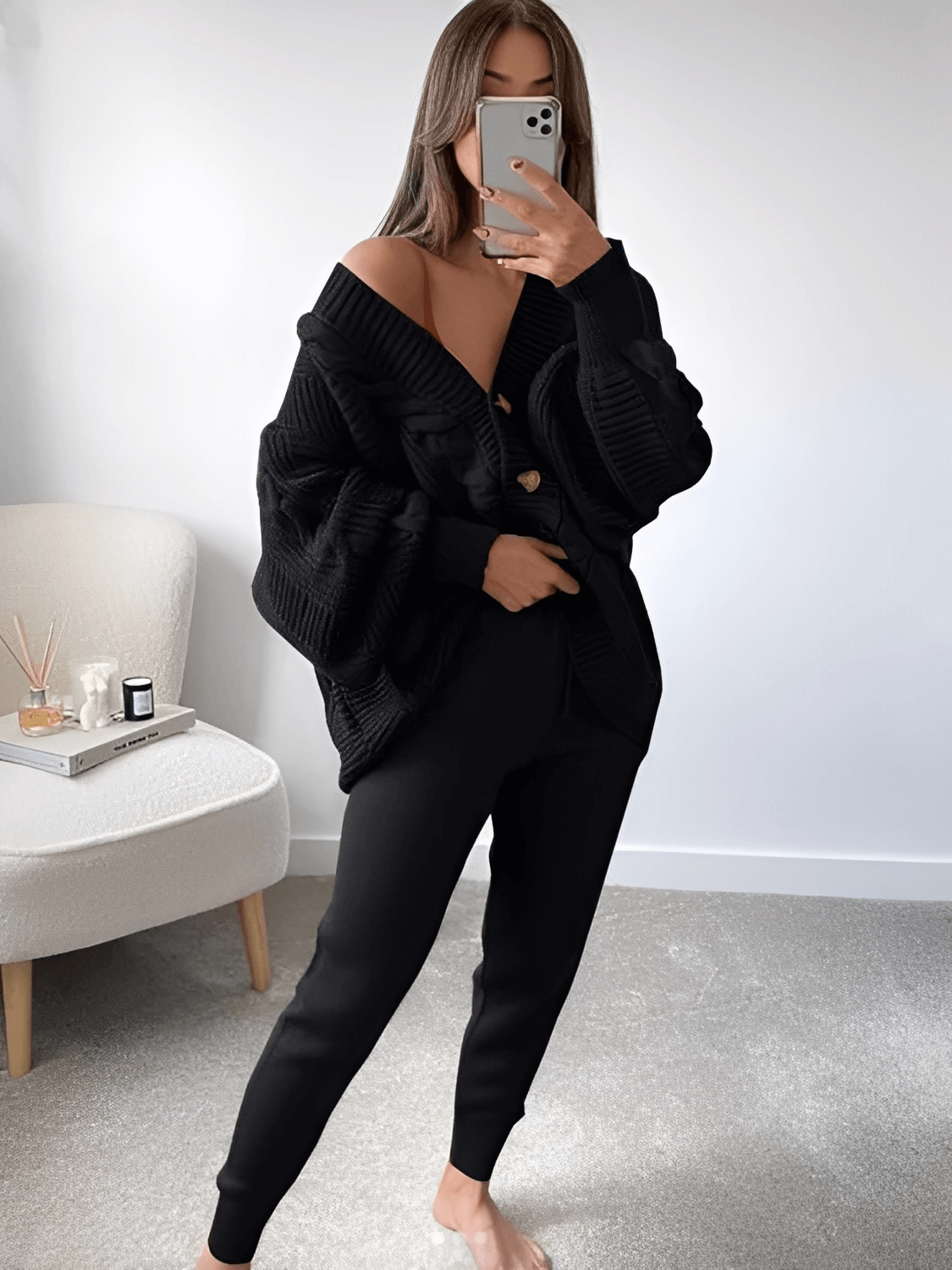 Conjunto em Tricô com Cardigan Oversized Decote V e Calça Lápis – Liana