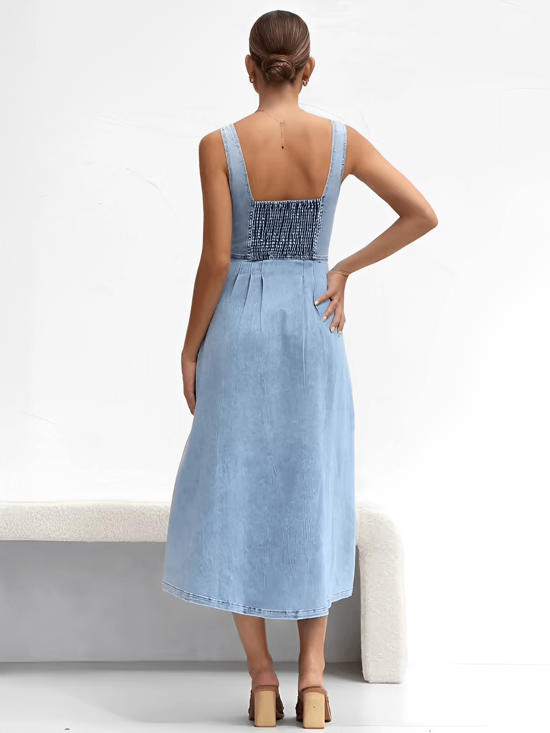 Vestido Midi Jeans com Decote Coração e Botões Frontais – Pilar