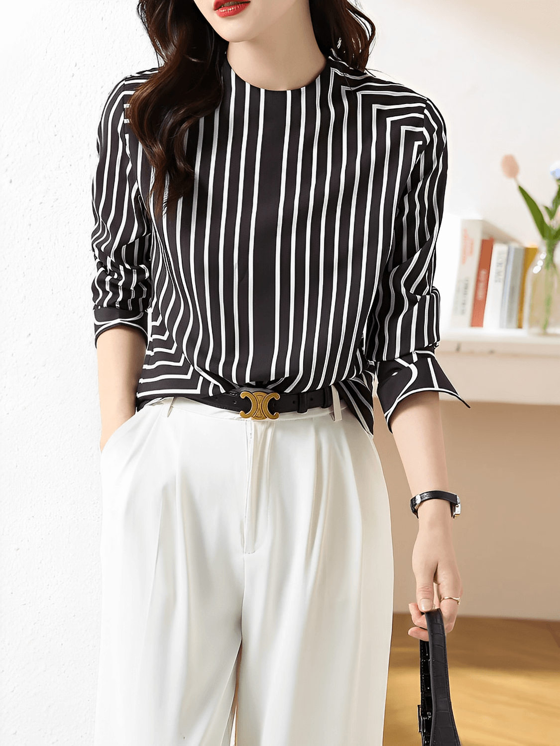 Camisa com Design Geométrico em Listras e Punhos com Botões - Leah