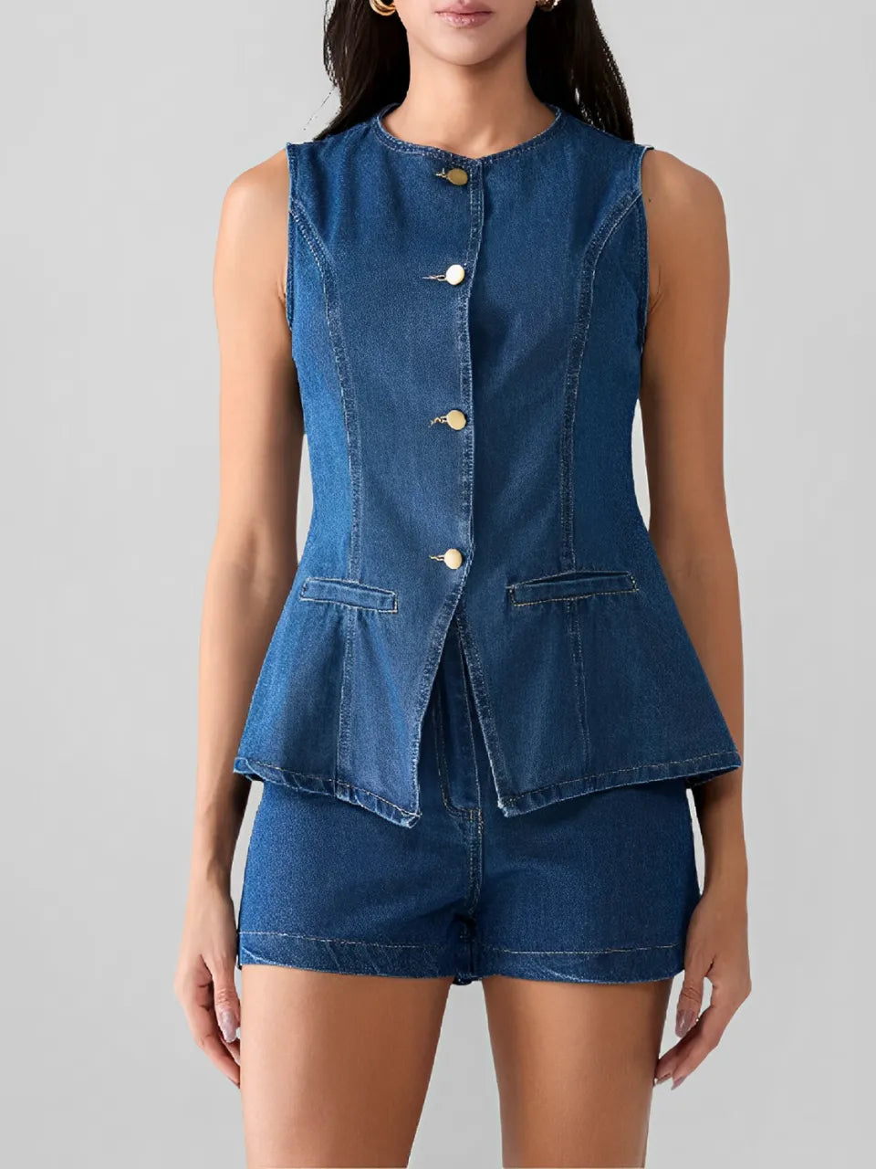 Conjunto Jeans com Colete de Botões e Short de Cintura Alta - Raiza