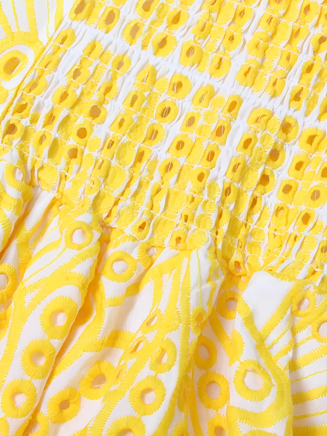 Vestido Midi de Laise com Babados Delicados e Elástico nas Costas – Marina