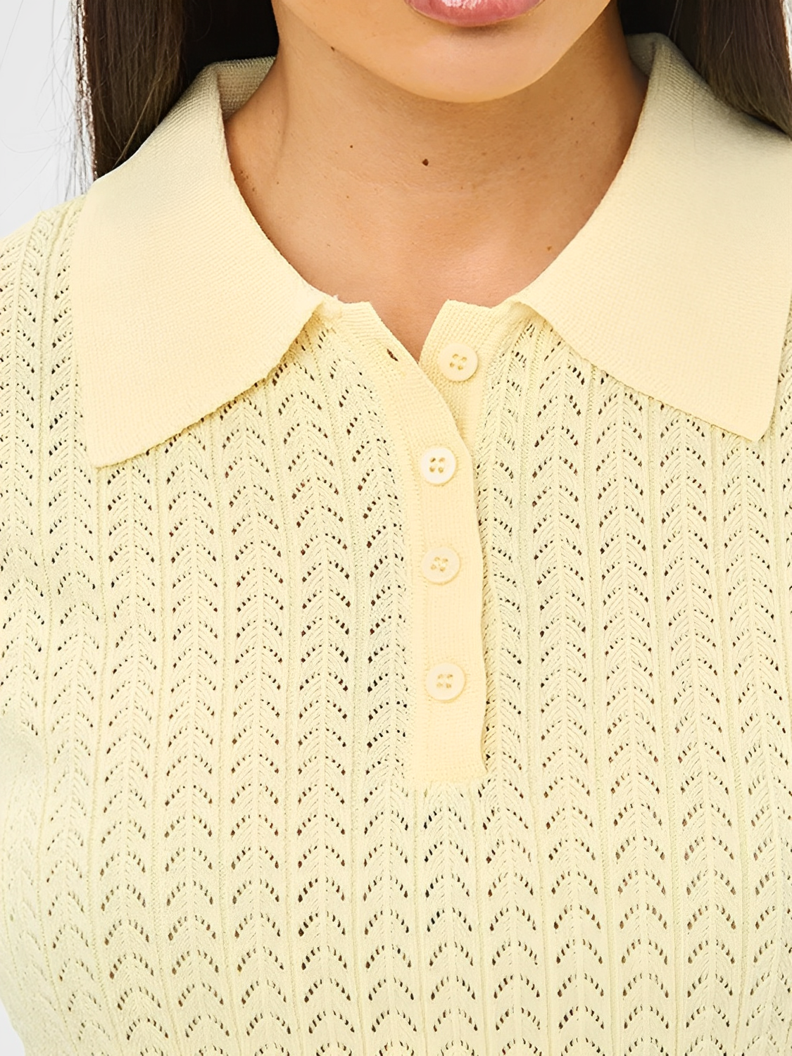 Blusa em Viscose Texturizada com Gola Polo e Botões - Tábata