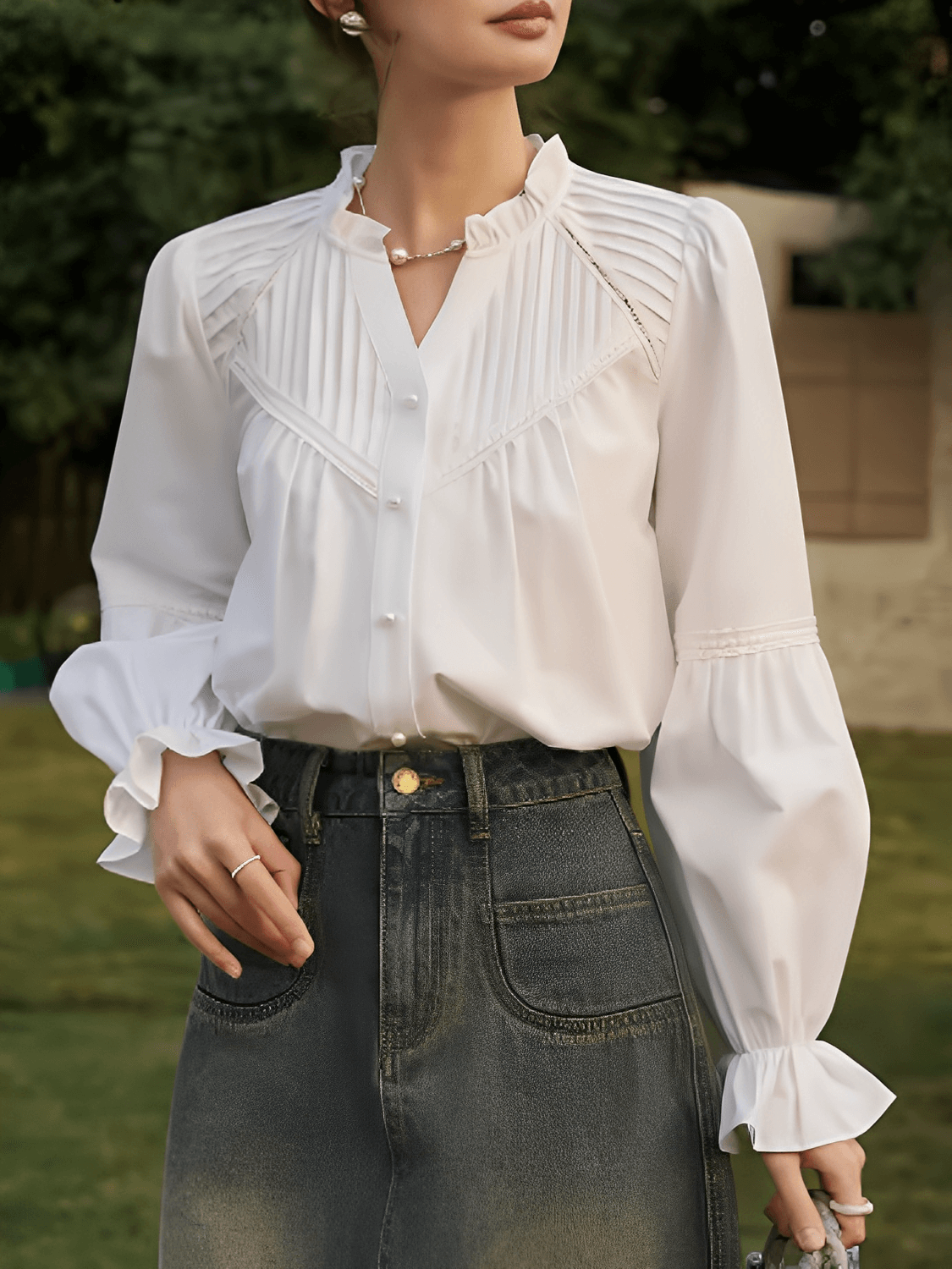 Camisa em Algodão com Renda Plissada Manga Bufante e Botões – Isla