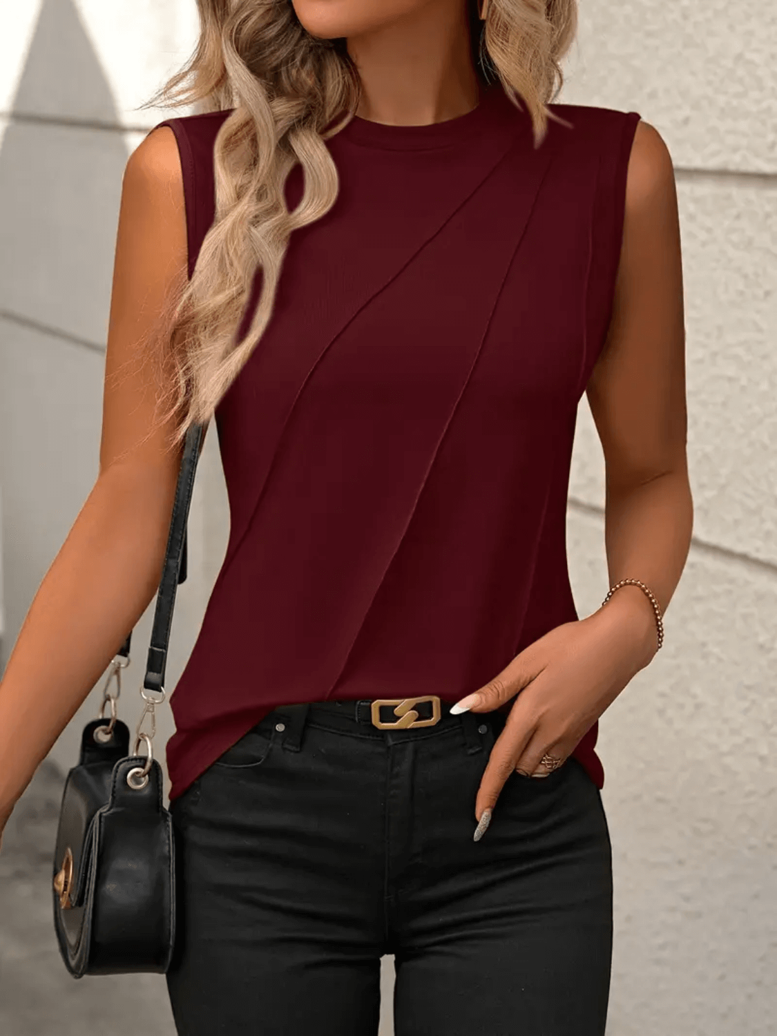 Blusa Feminina Regata com Gola Redonda e Efeito Drapeado – Tuany