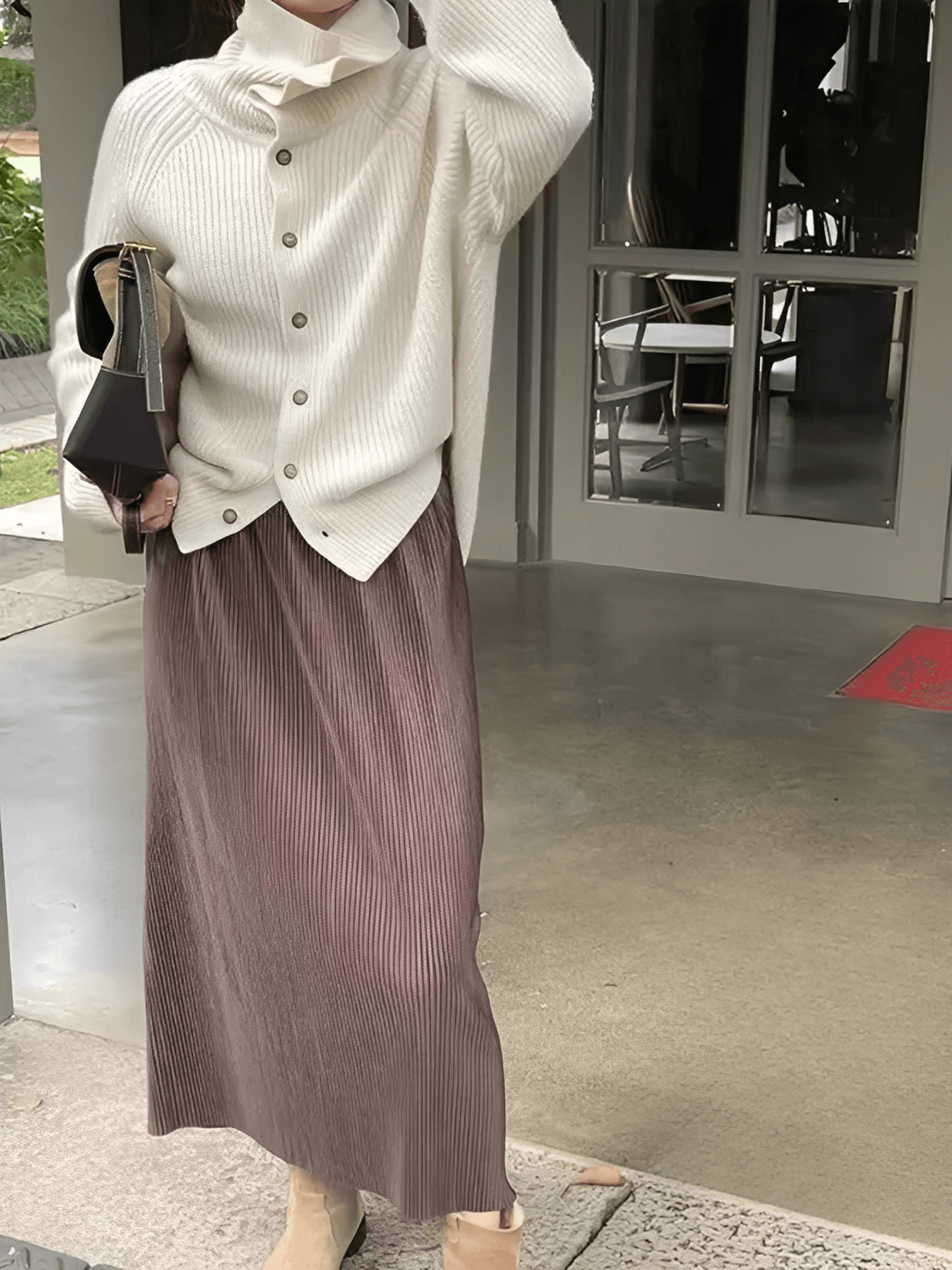 Cardigan em Lã com Gola Alta Estruturada e Botões – Romana