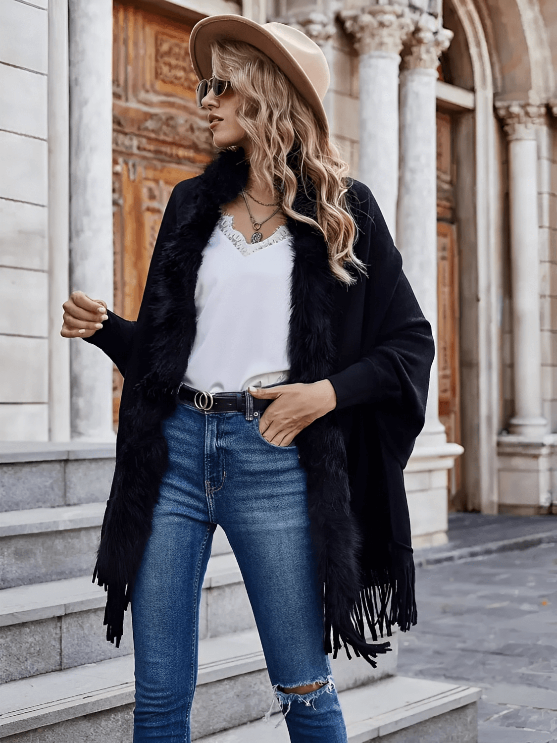 Cardigan de Tricô com Gola Peluciada e Franjas – Viviane