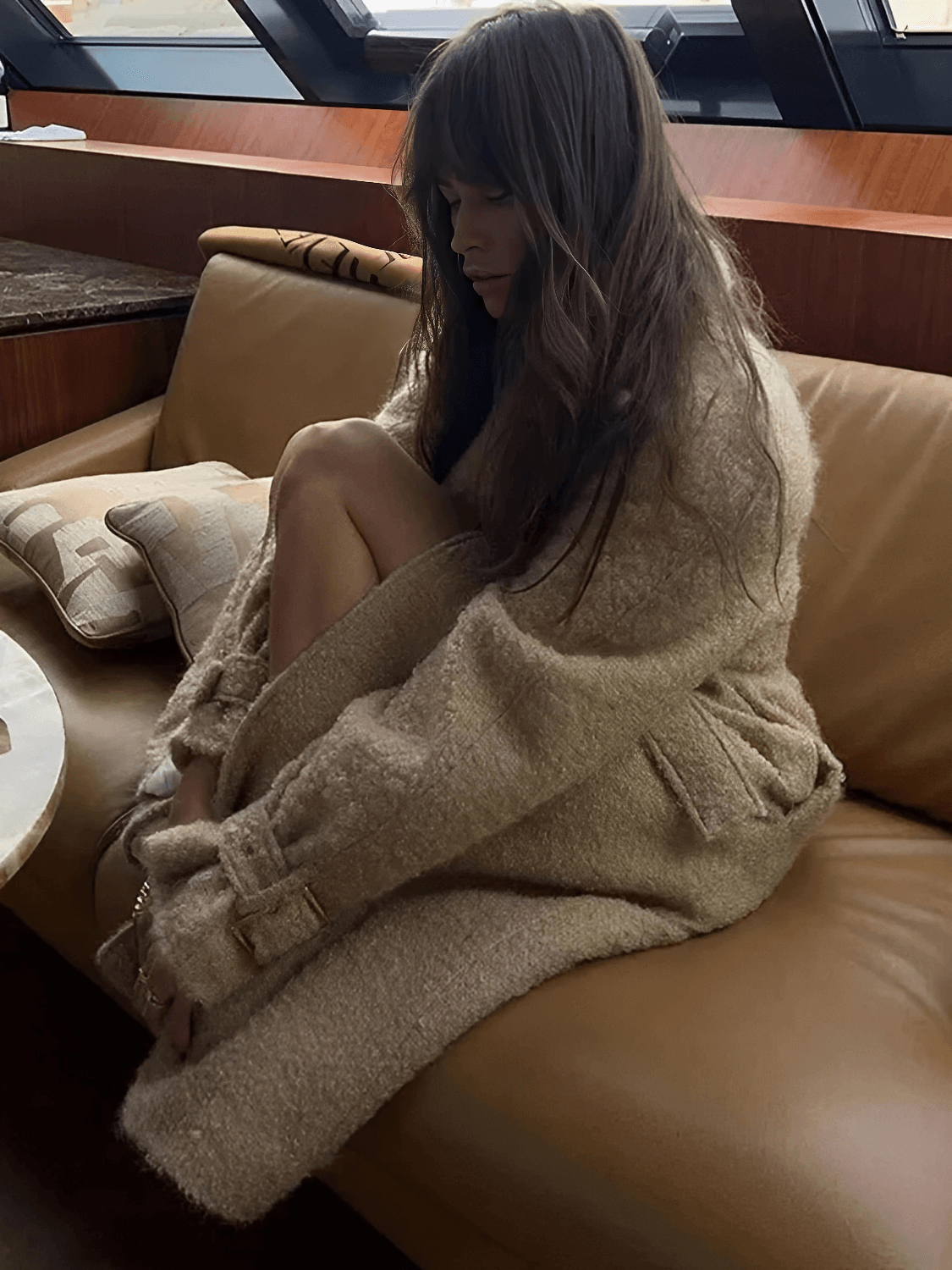 Sobretudo Longo Teddy em Lã com Cinto-Faixa e Fivelas – Jennie