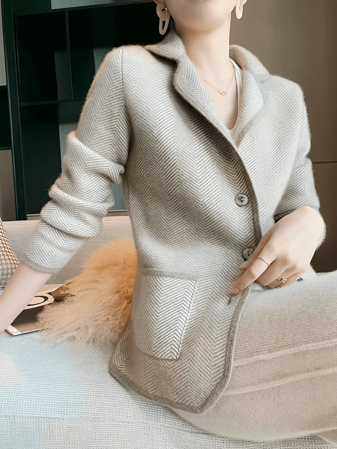 Blazer em Lã Estruturada com Gola Clássica e Bolsos – Maria