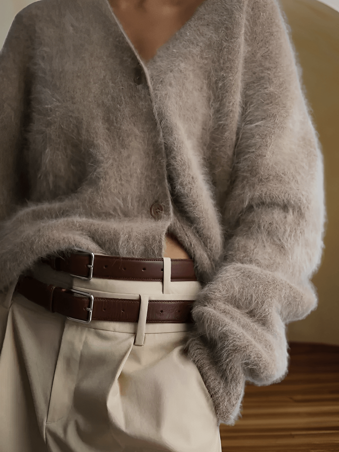 Cardigan em Tricô Peluciado com Decote V e Botões - Isabel