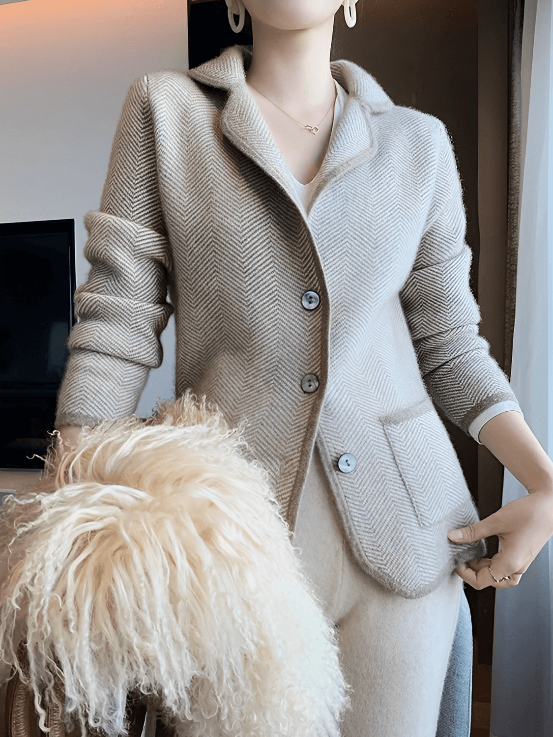Blazer em Lã Estruturada com Gola Clássica e Bolsos – Maria