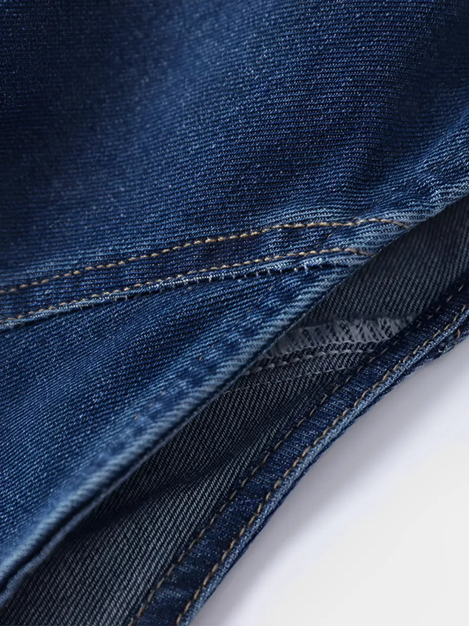 Conjunto Jeans com Colete de Botões e Short de Cintura Alta - Raiza