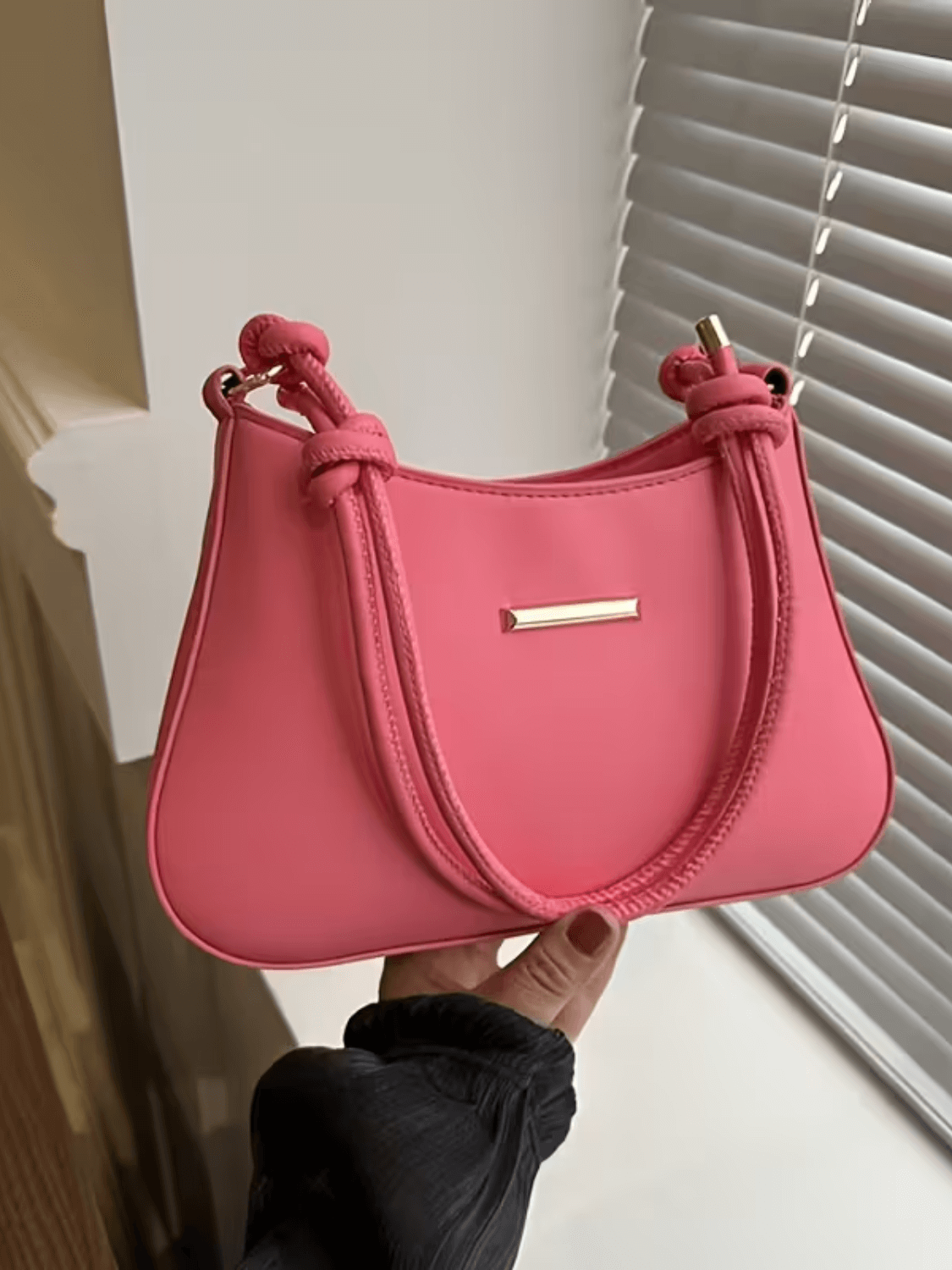 Bolsa Baguete Tiracolo em Couro PU e Alça Ajustável com Nó - Kaylee