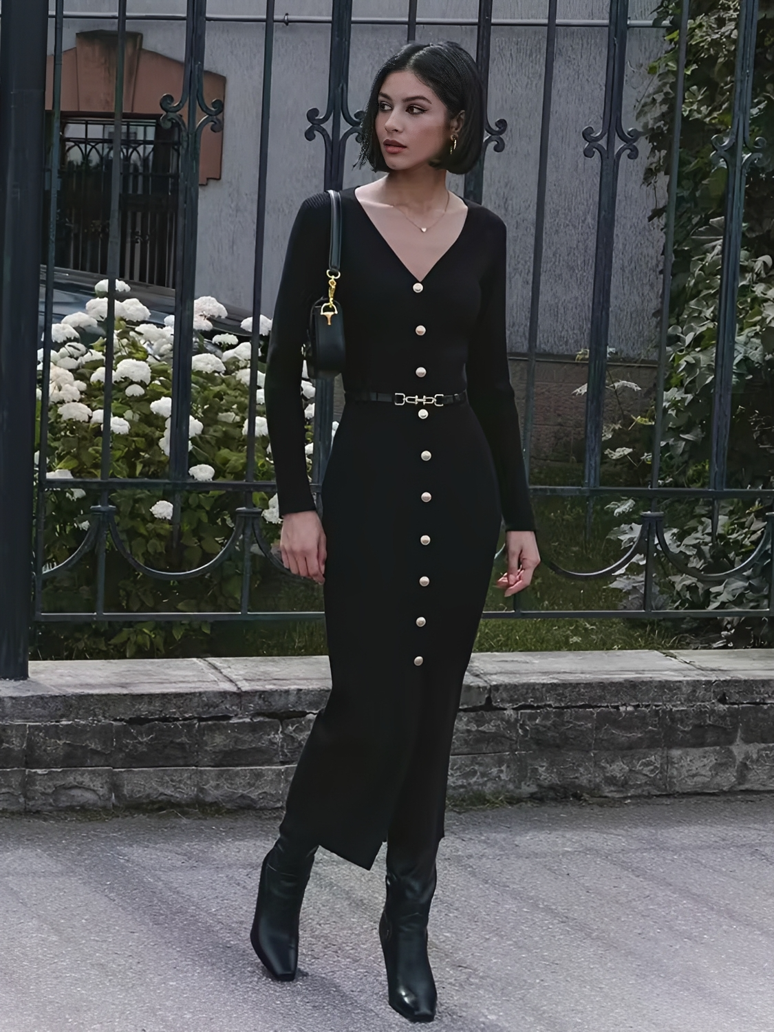 Vestido Midi Canelado Manga Longa com Decote V e Botões Frontais - Iracema