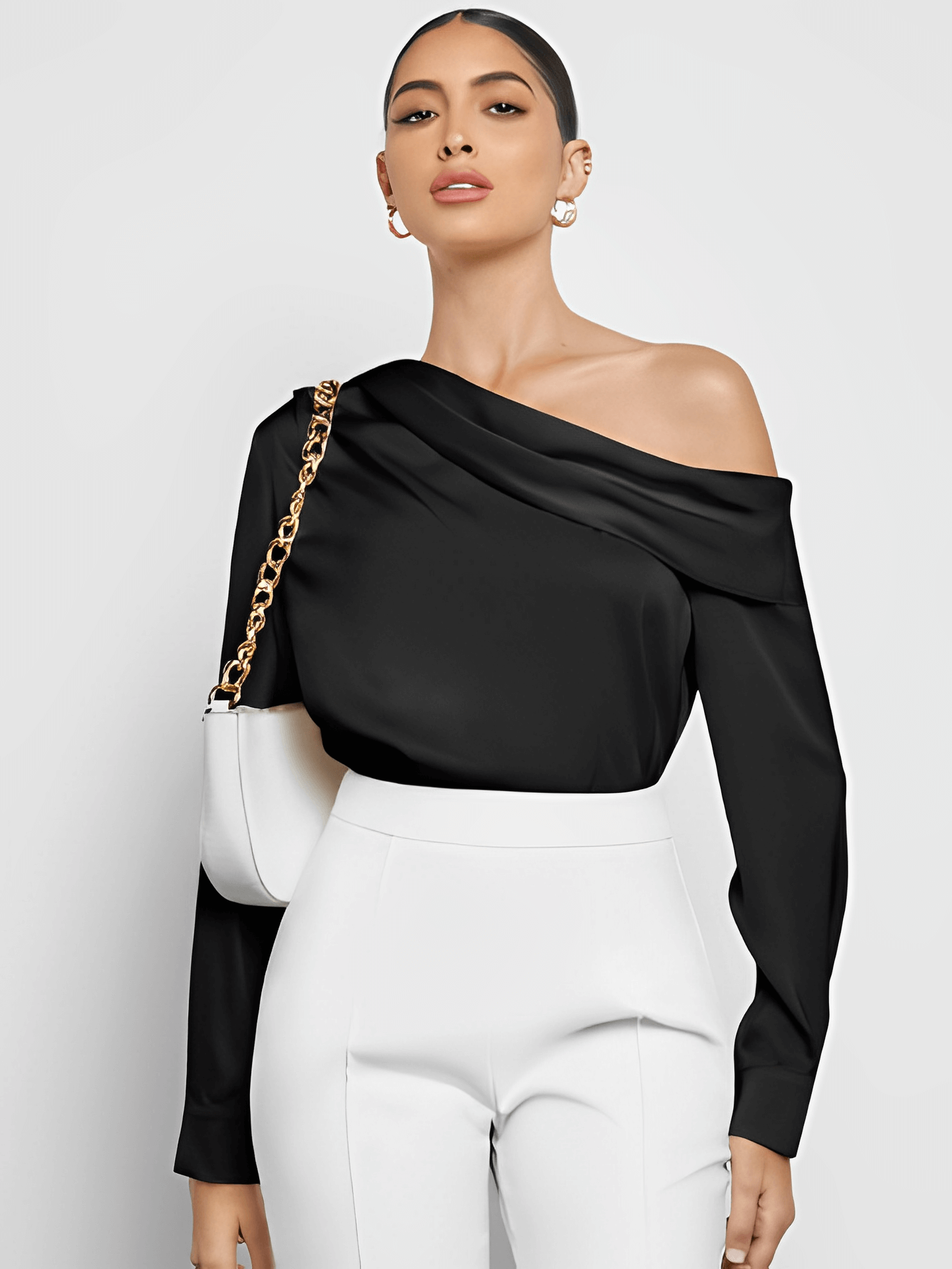 Blusa Acetinada Decote Assimétrico e Punhos com Botão – Diná