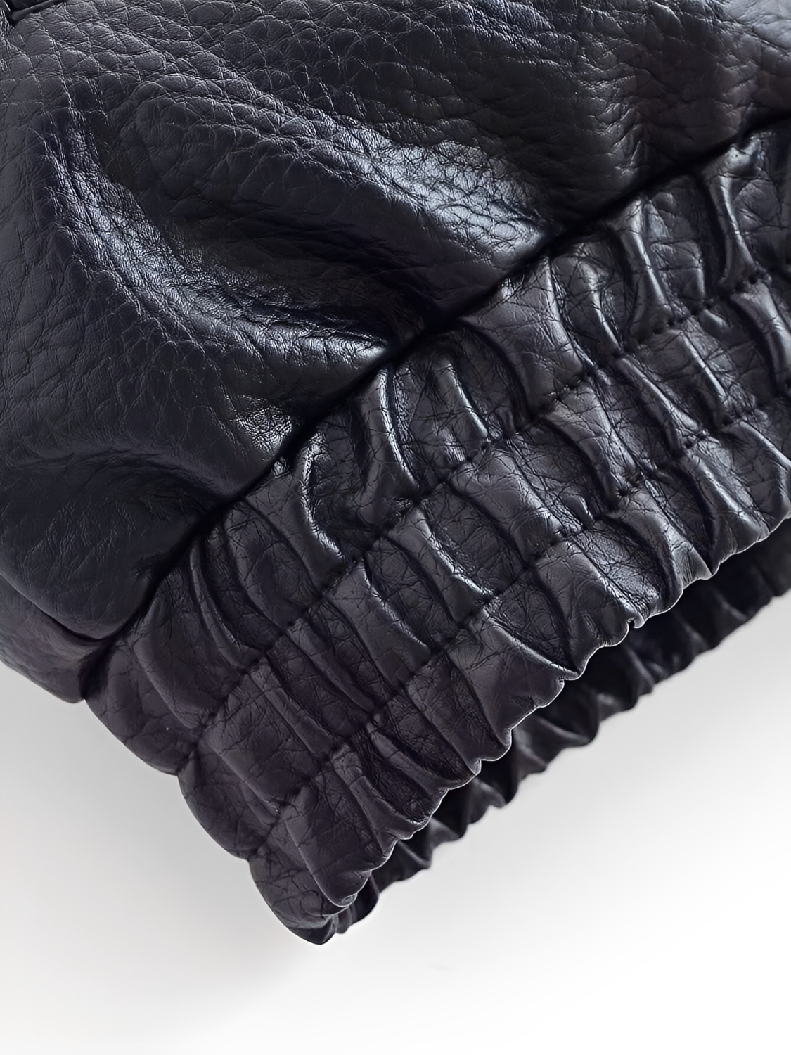 Jaqueta Oversized em Couro PU com Fecho Assimétrico Transpassado- Jasmin