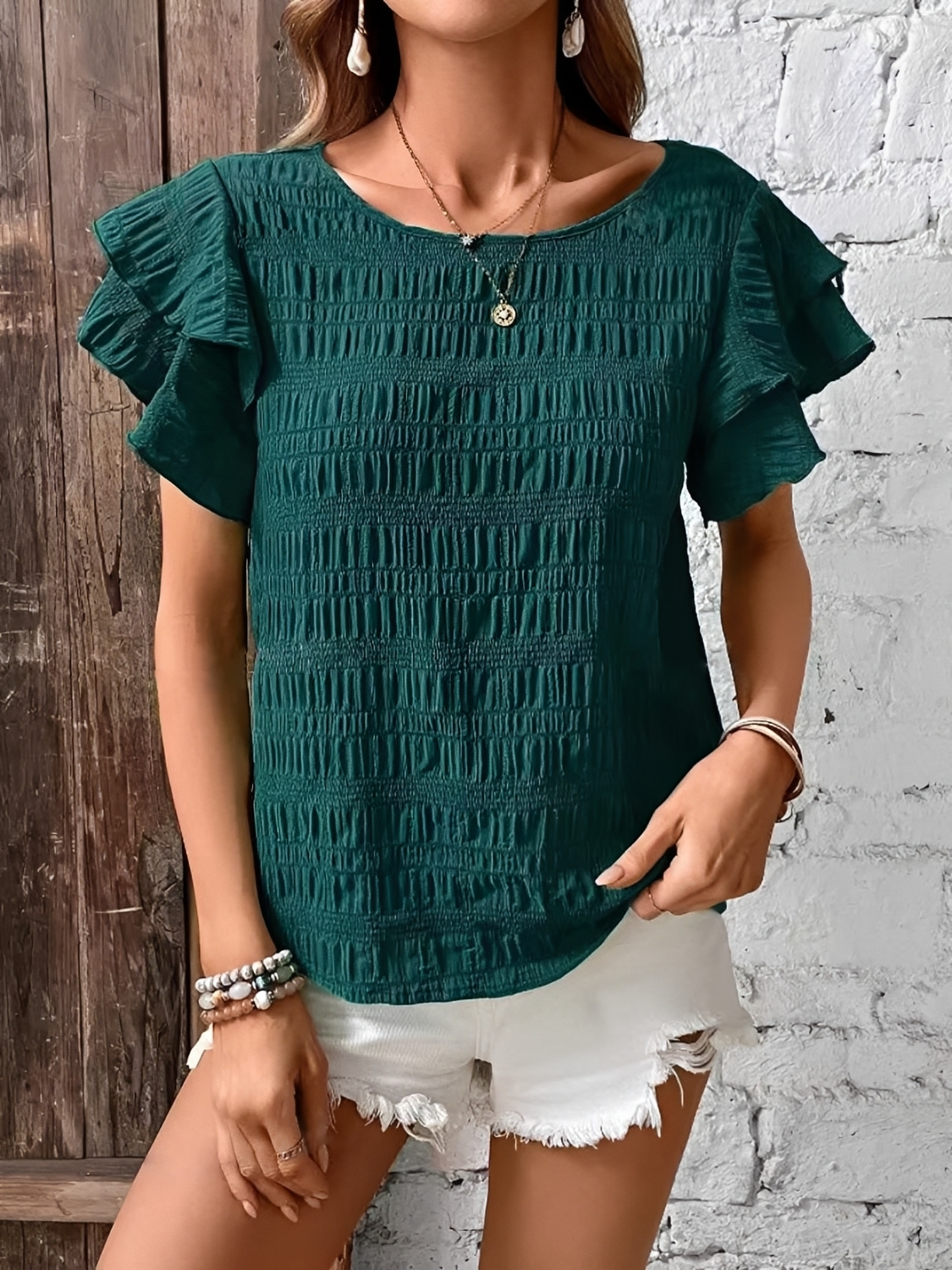Blusa Texturizada com Babados nas Mangas e Gola Redonda – Sofia