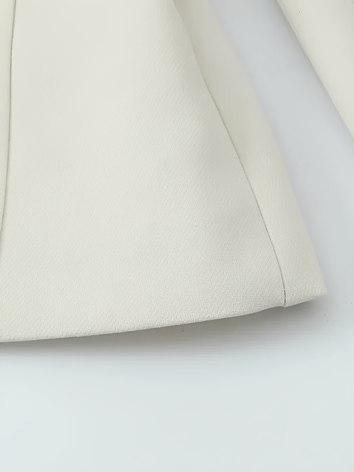 Conjunto em Alfaiataria com Casaco Acinturado e Calça Flare - Ariadne