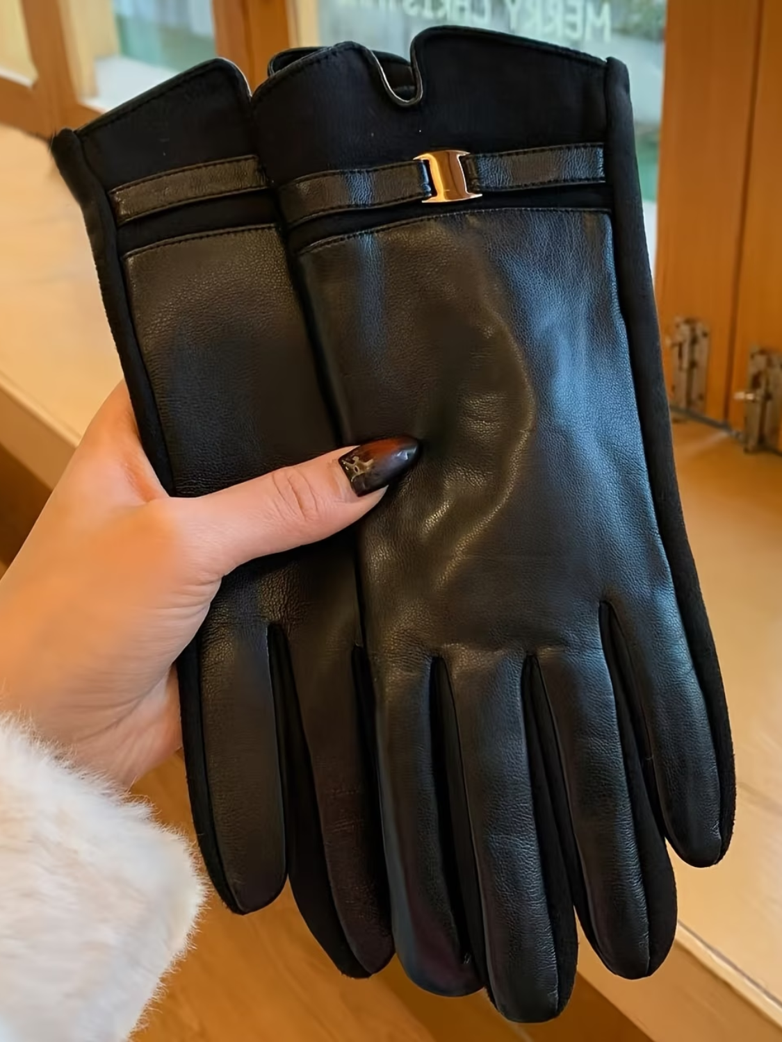 Luva Touch em Couro PU e Suede com Fivela Dourada Elegante - Kimberly