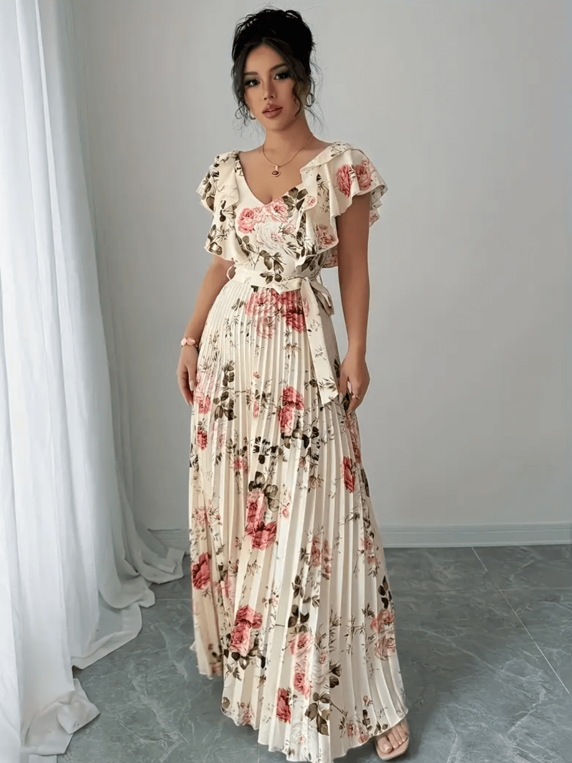 Vestido Longo Floral Plissado com Babados e Faixa-Cinto – Laís