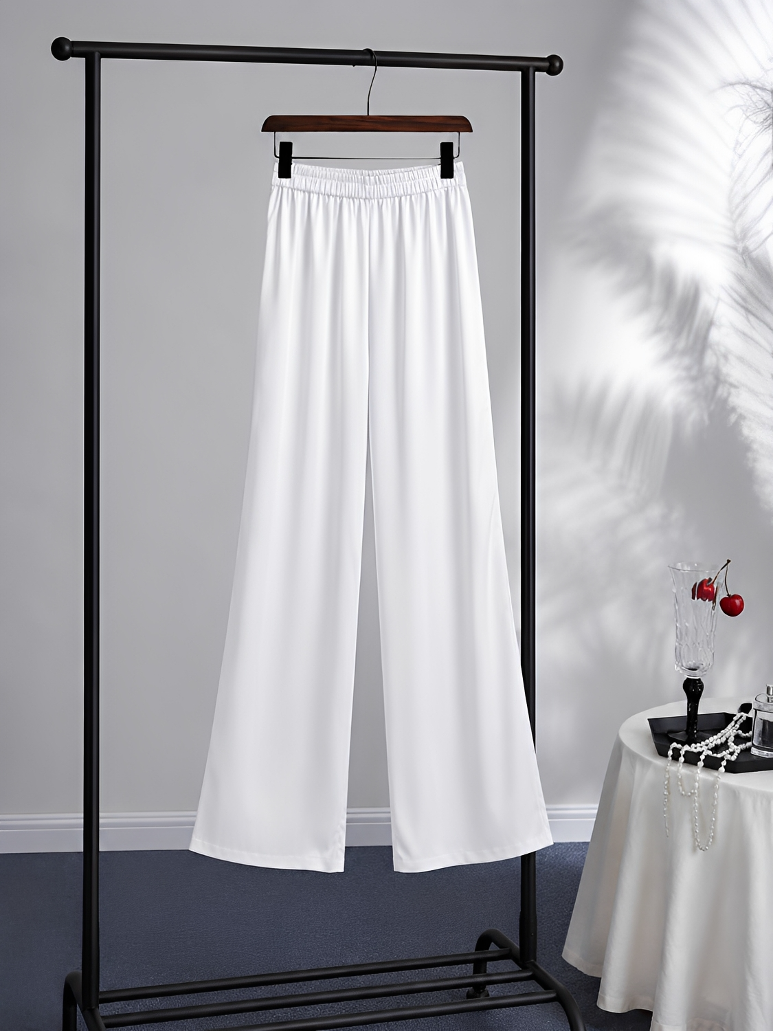 Conjunto com Blusa Assimétrica Estilo Capa e Calça Wide Leg - Estelle