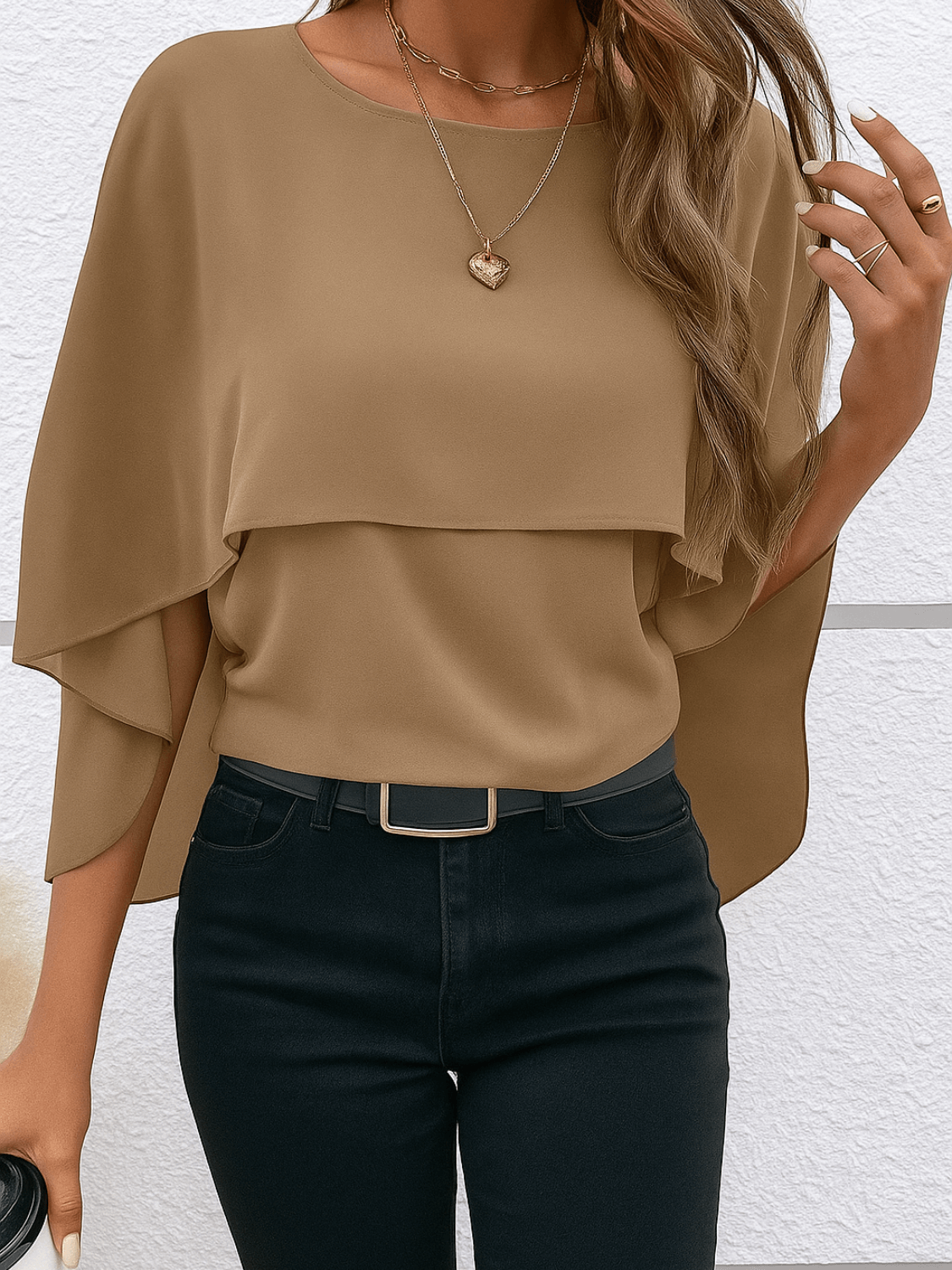 Blusa Feminina com Sobreposição Assimétrica Efeito Capa - Mallory