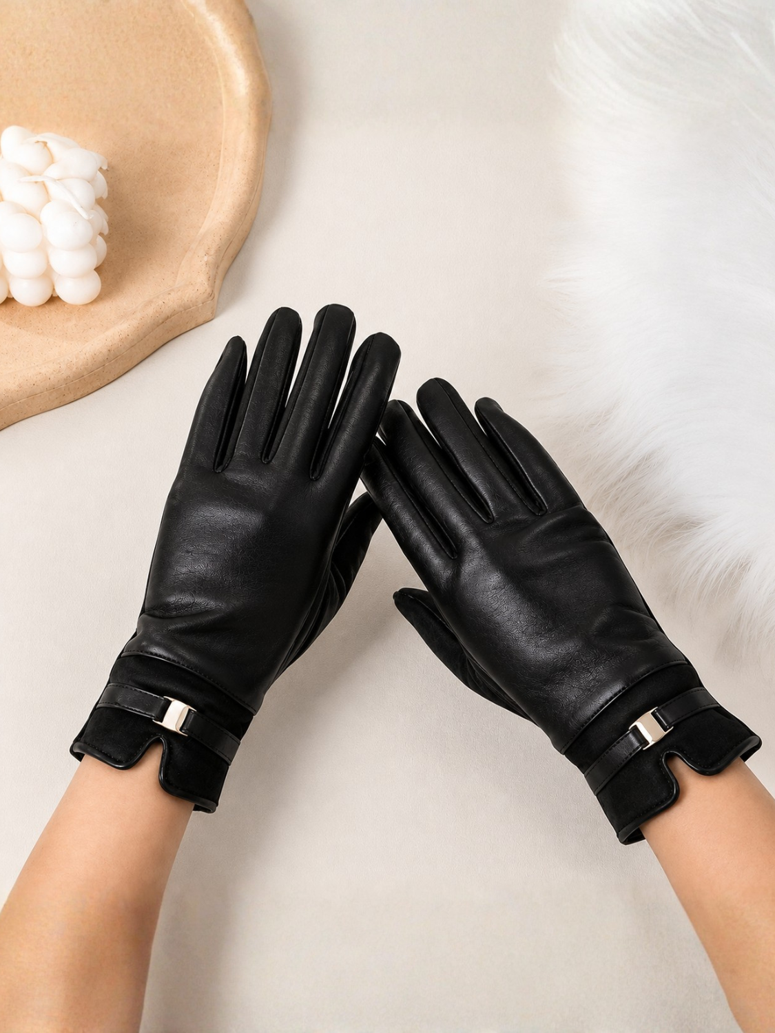 Luva Touch em Couro PU e Suede com Fivela Dourada Elegante - Kimberly