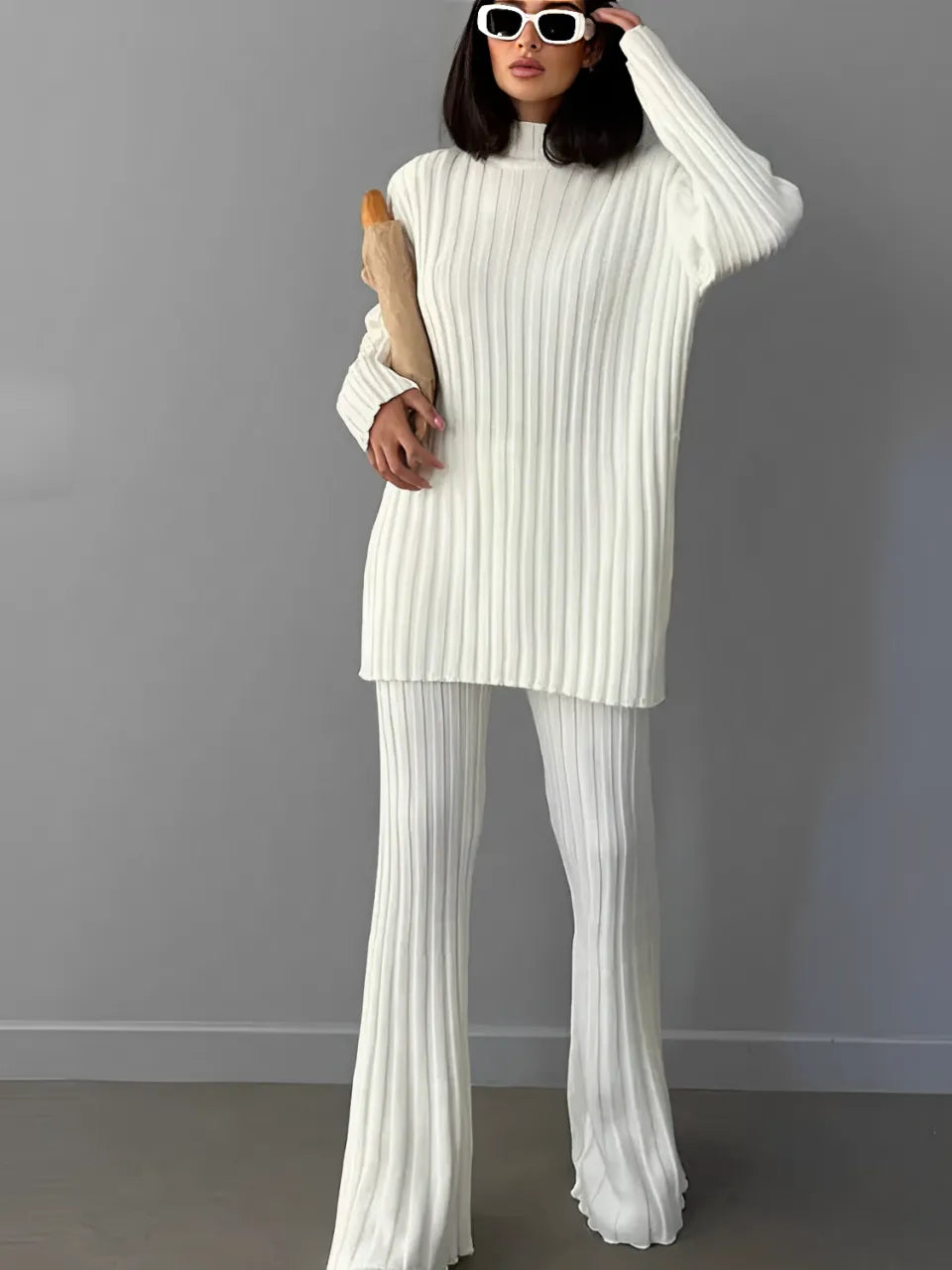Conjunto de Tricô Canelado com Suéter Gola Alta e Calça Flare - Luna