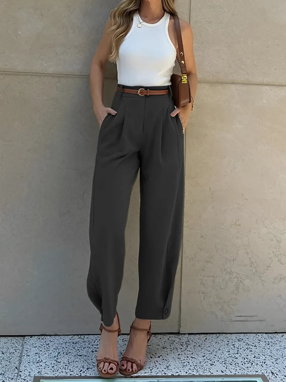 Calça Feminina Slim com Cintura Média Pregas Frontais e Cinto – Ester
