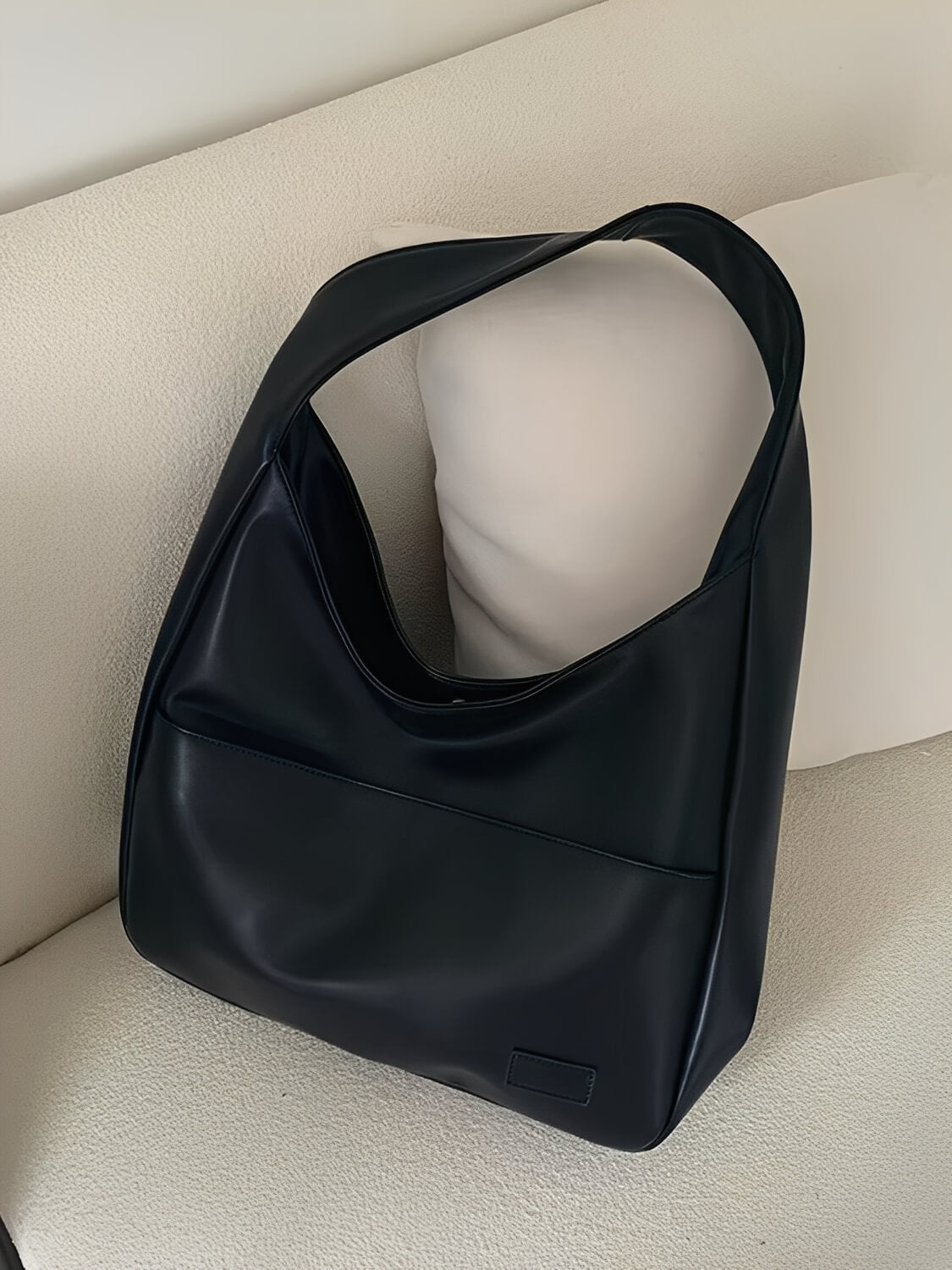 Bolsa de Ombro Vintage em Couro PU com Design Triangular Alongado - Edwina