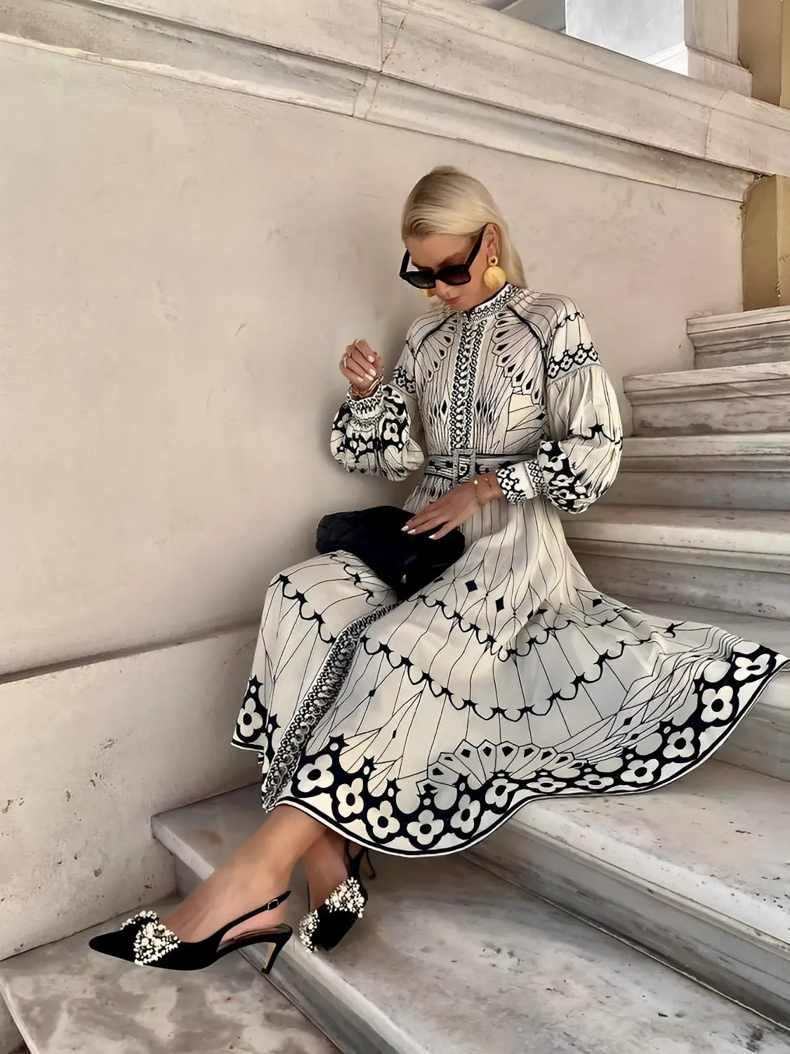 Vestido Midi Estampado com Gola Padre Cinto e Mangas Longas - Mia