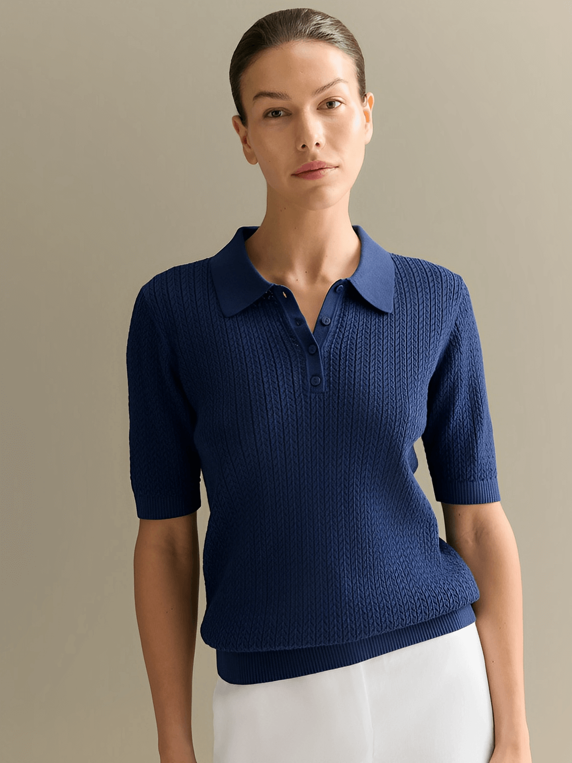 Blusa em Viscose Texturizada com Gola Polo e Botões - Tábata