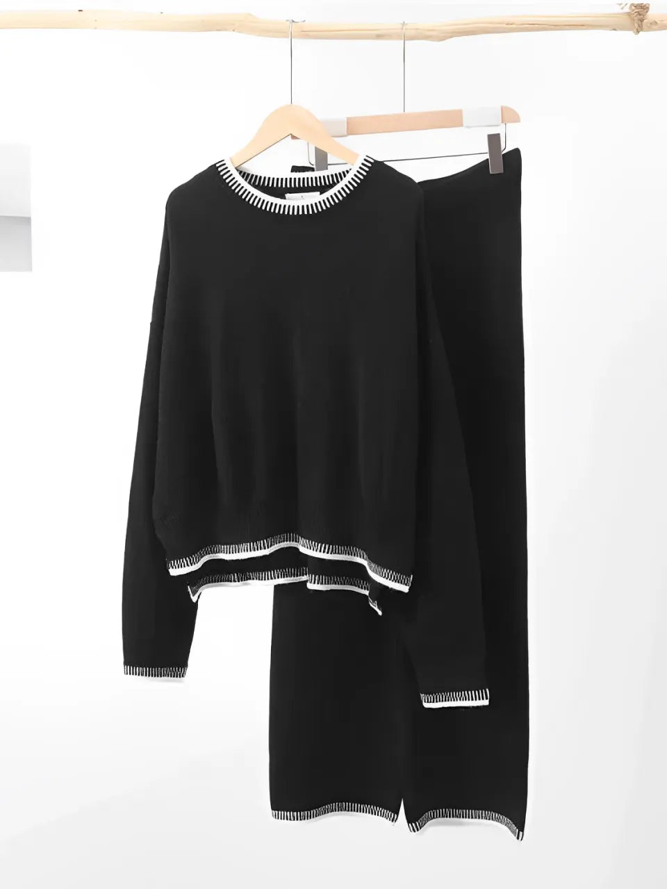 Conjunto Feminino com Suéter e Calça com Detalhes em Crochê – Íris