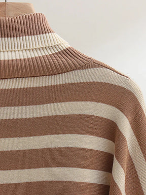 Conjunto de Tricô com Suéter de Gola Alta Listrado e Calça Leve - Tarcila