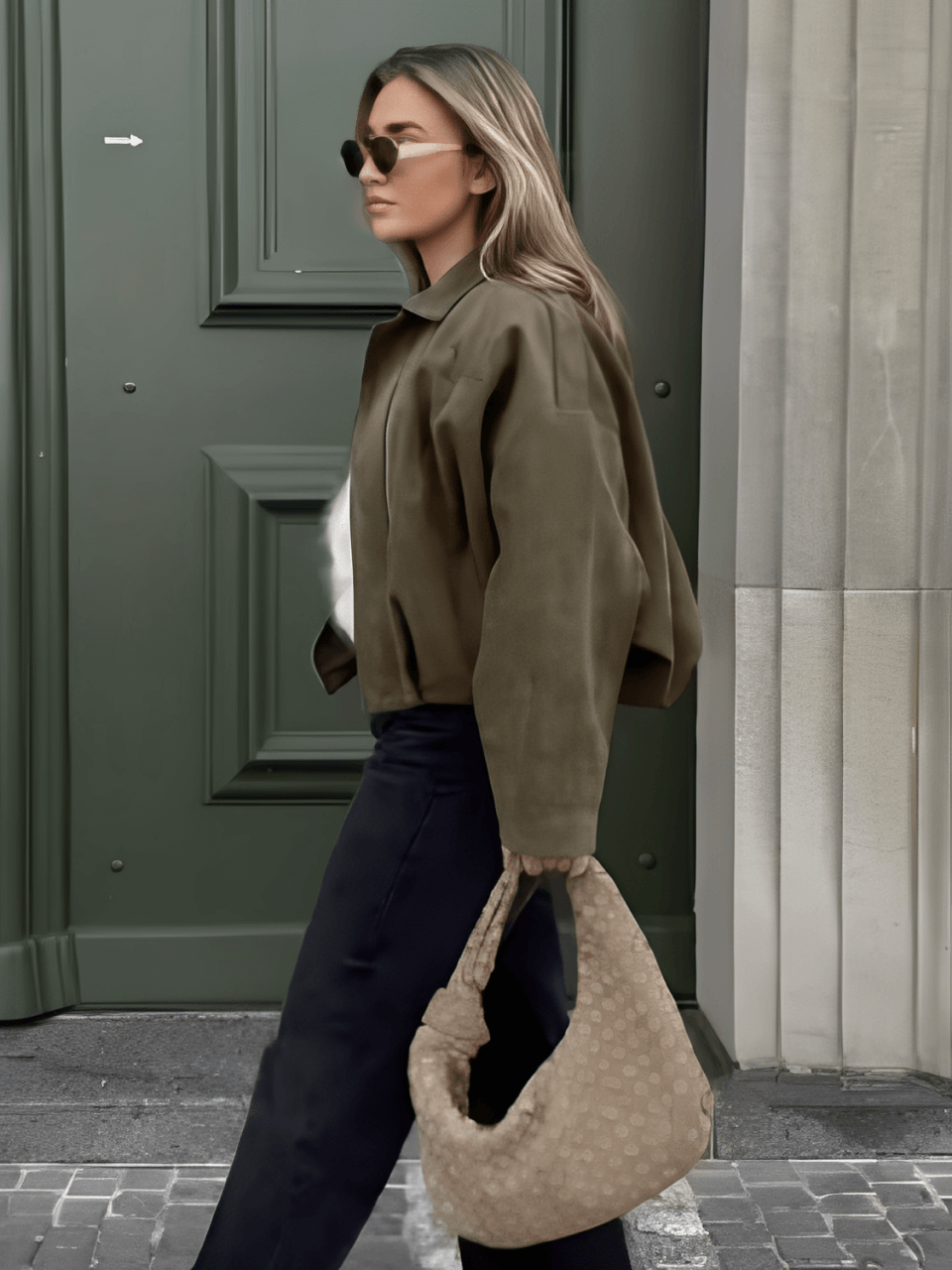 Jaqueta Bomber Oversized em Camurça com Recortes – Ione [FRETE FULL]