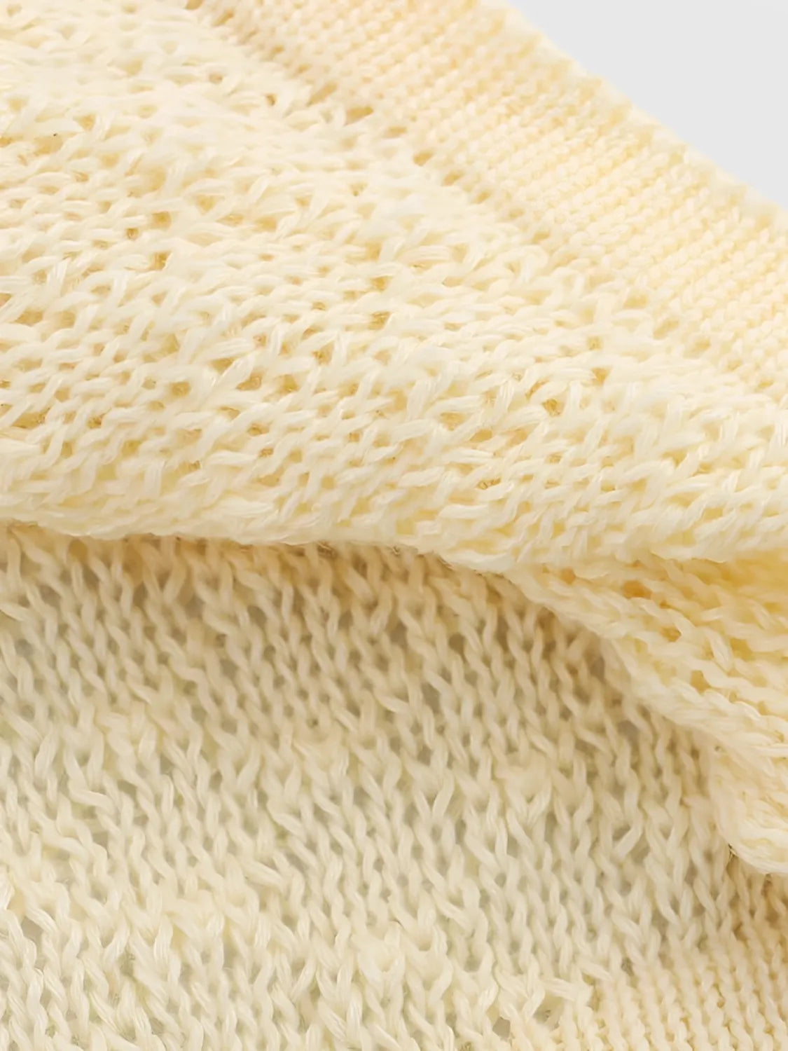 Vestido Longo de Tricô Vazado com Alças Finas e Caimento Leve – Helena