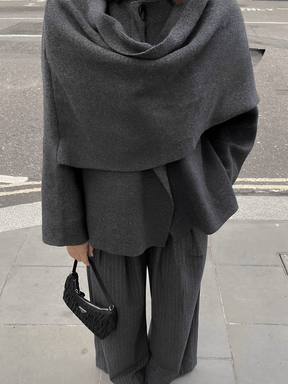 Casaco Poncho Assimétrico  com Gola Lenço – Alana