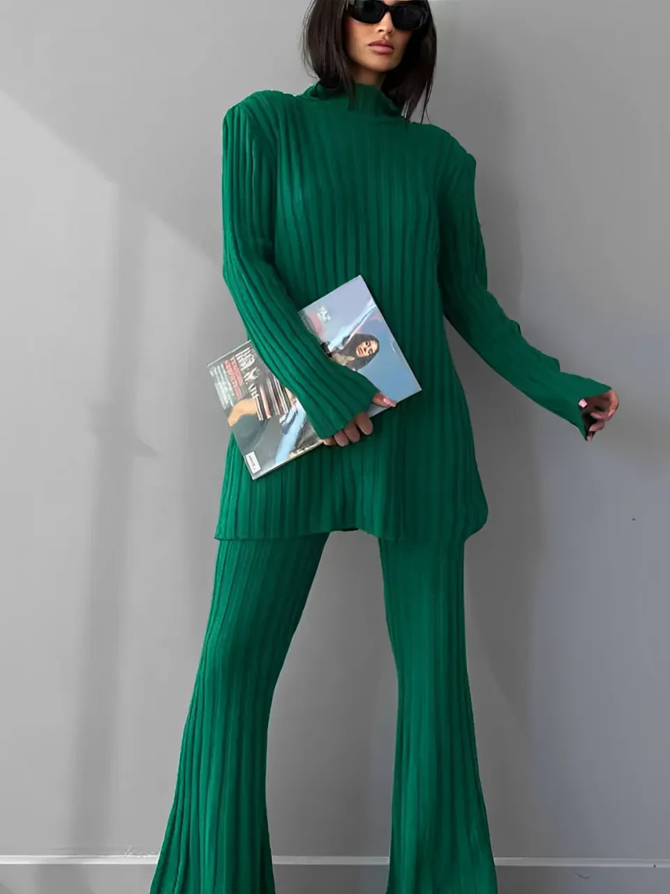 Conjunto de Tricô Canelado com Suéter Gola Alta e Calça Flare - Luna