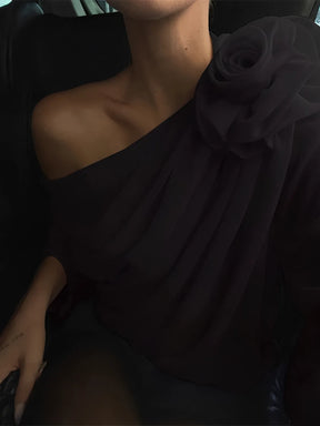 Blusa de Ombro Único com Flor em Chiffon – Elise [FRETE FULL]