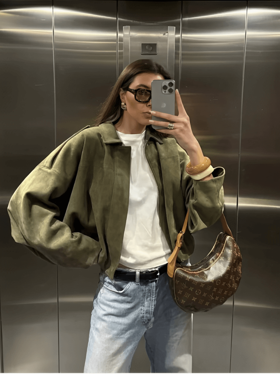 Jaqueta Bomber Oversized em Camurça com Recortes – Ione [FRETE FULL]