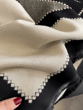 Cachecol em Caxemira Estampado com Franjas – Marluce