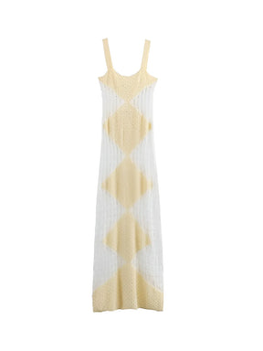 Vestido Longo de Tricô Vazado com Alças Finas e Caimento Leve – Helena