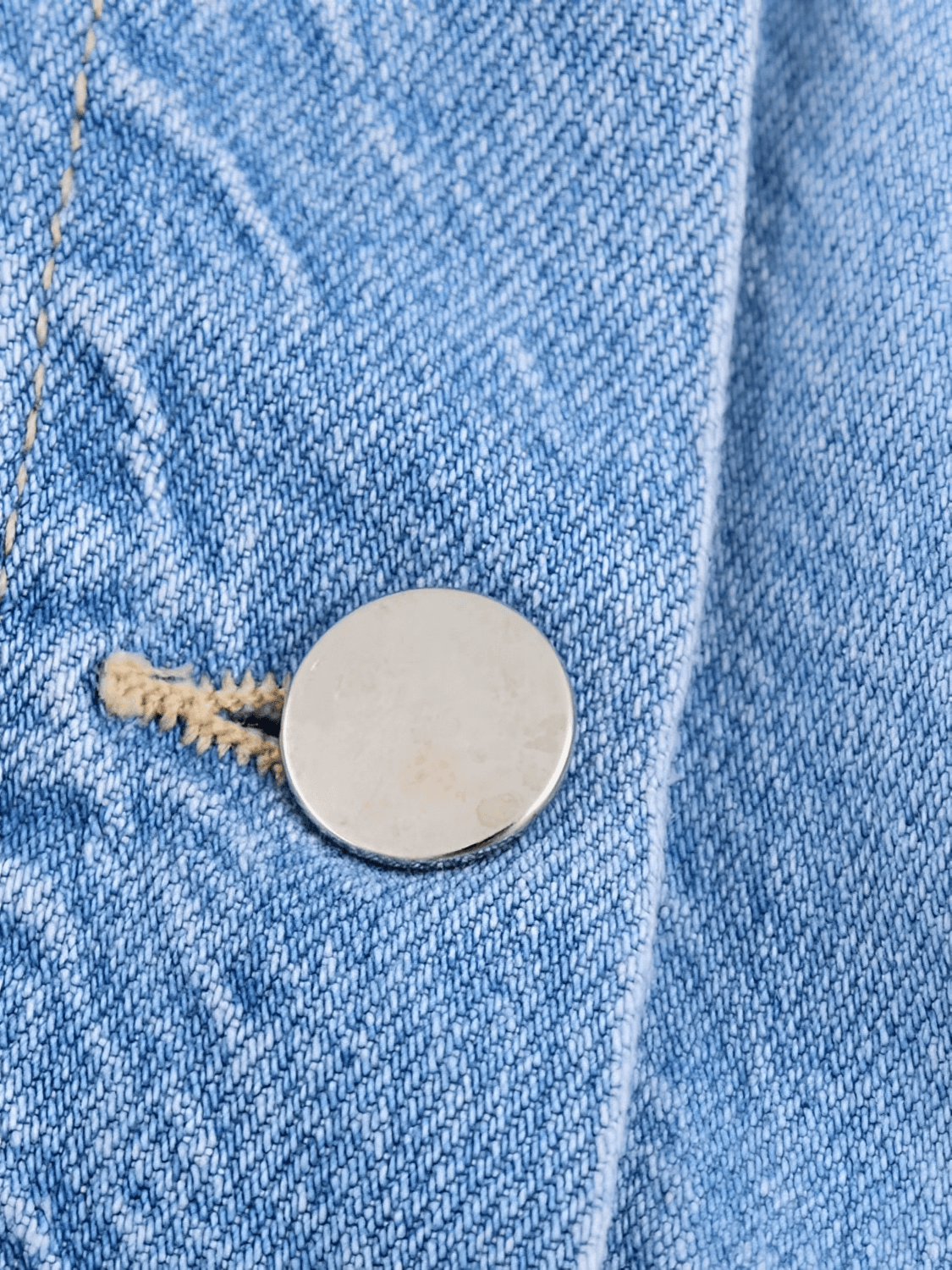 Macacão Jeans Pantalona com Decote Nadador e Bolsos - Jordana